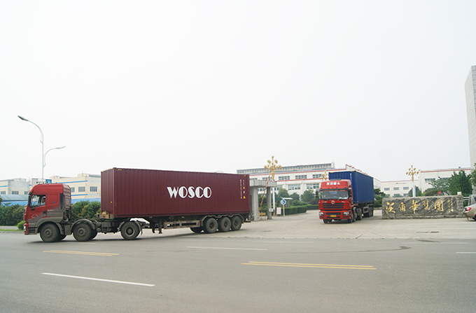 沃爾華集團20臺挖掘機順利出口中東地區