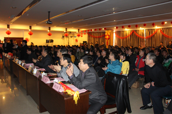 喜迎羊年共歡樂，實現跨越沃爾華