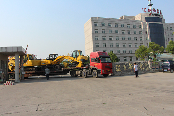 沃爾華集團10臺輪式挖掘機順利出口秘魯 沃爾華集團10臺輪式挖掘機順利出口秘魯