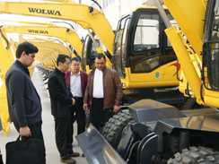 沃爾華集團外貿部創佳績——收獲工程機械2014年雙單