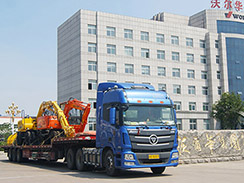 沃爾華集團6臺新型挖掘機、堆垛機順利出口烏茲別克斯坦