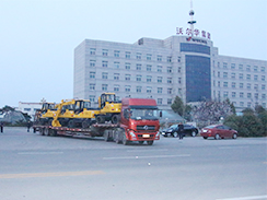 沃爾華集團8臺輪式挖掘機陸續發往甘肅