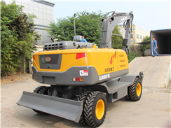 沃爾華集團(tuán)2臺(tái)挖掘機(jī)裝車出口馬來(lái)西亞