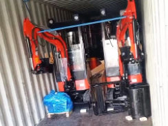 沃爾華集團2臺小型挖掘機出口中東地區