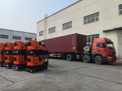  沃爾華集團一批小型挖掘機出口歐洲市場