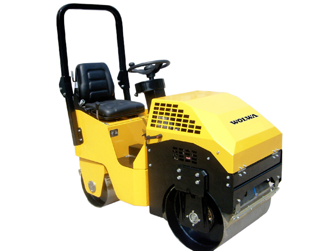 GNYL41C駕駛式壓路機產品實物圖 GNYL41C駕駛式壓路機產品實物圖